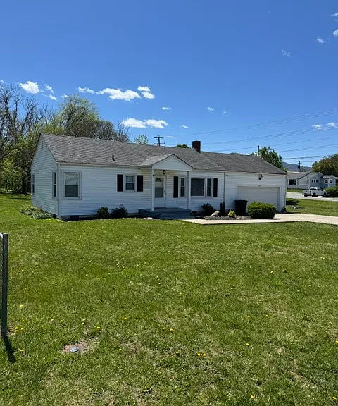 5207 Eden Ave — Photo 1