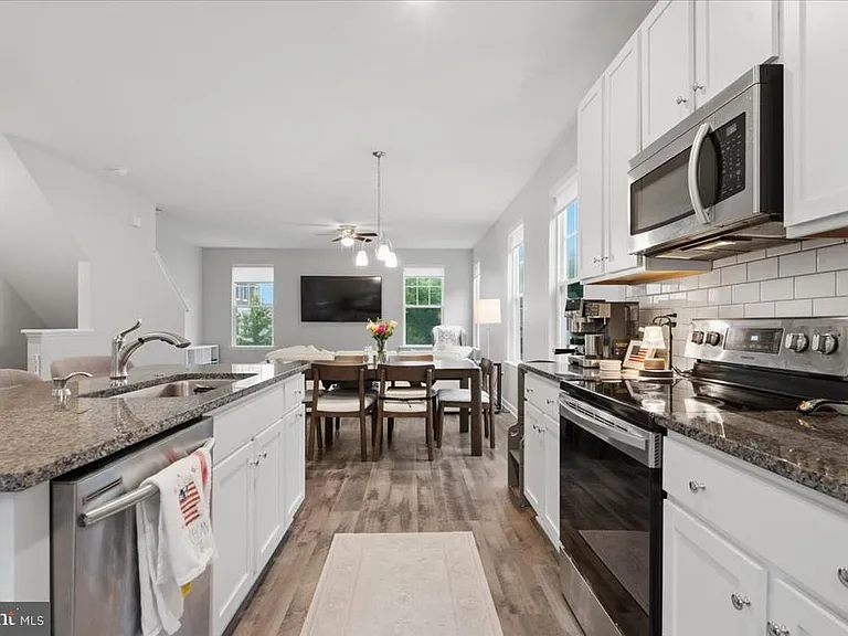 12260 Haydon Pl — Photo 13