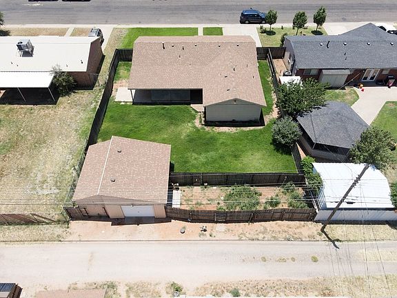5th image of 2761 E 10th St