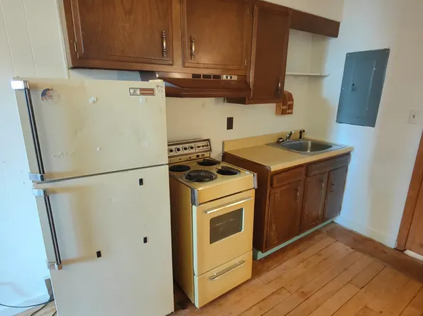 115 Main St APT 6, Waterville, ME 04901