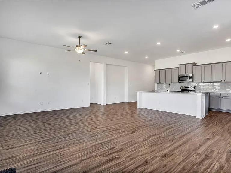 506 Sixpence Ln — Photo 13