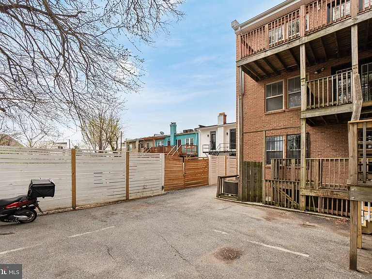 1829 Providence St NE #B — Photo 35