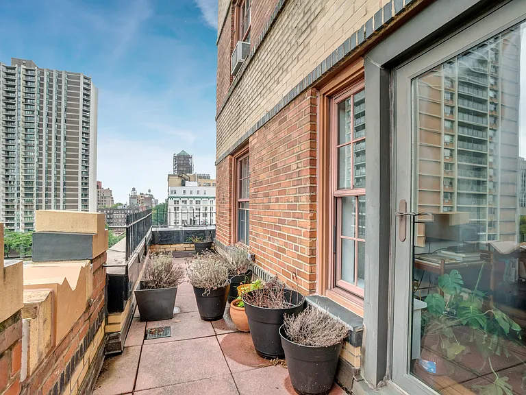 80 Cranberry St #10B — Photo 1