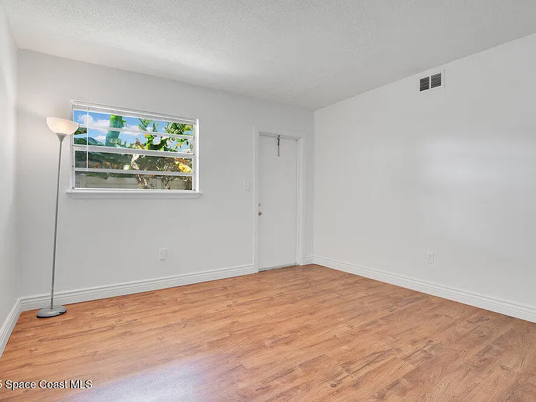 401 Monroe Ave #B105 — Photo 14