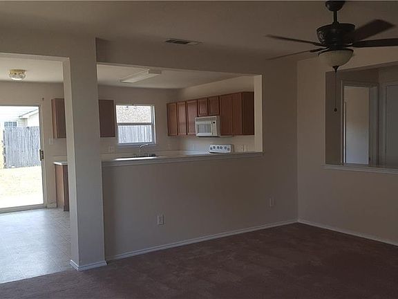 4th image of 412 Summer Tree Dr