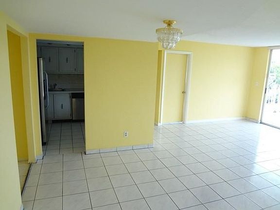 5th image of 16546 NE 26th Ave APT 5J