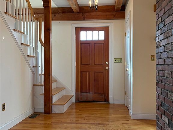 3rd image of 90 Whately Rd