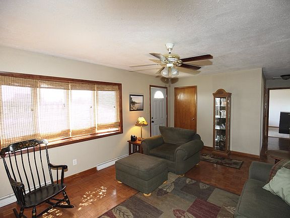 5th image of 3817 Christopher Dr