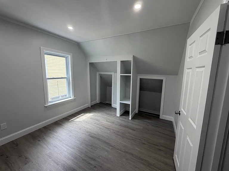 73-75 Draper Ave #75 — Photo 10
