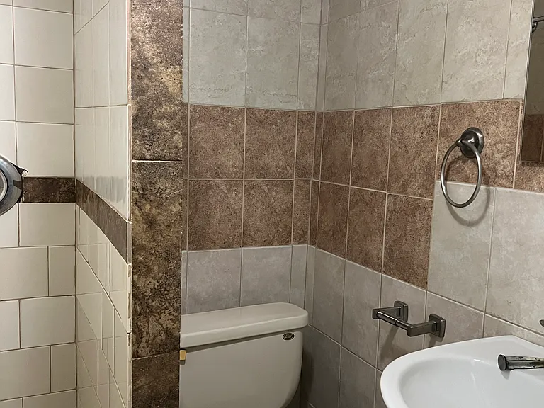 1009 E 23rd Ave #A — Photo 12