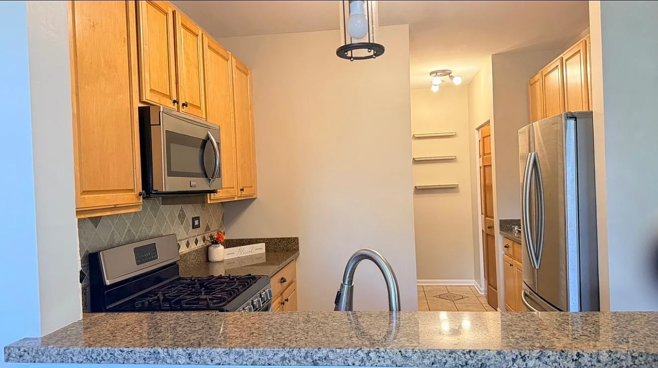 2 bed, 1197 sqft, $2,500 — Photo 4