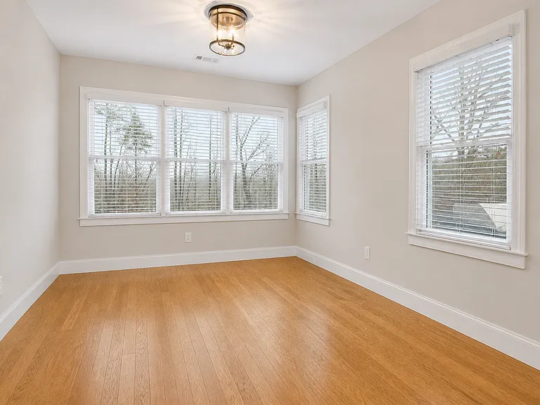 421 Downfield Way — Photo 7