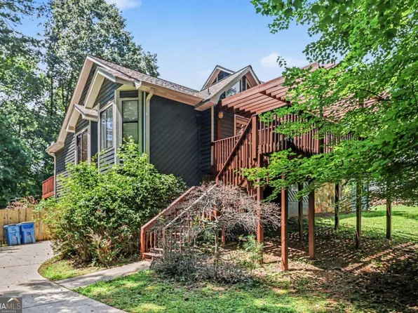 2711 Old Coach Rd, Duluth, GA 30096
