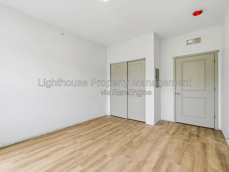 Riverbend Flats Apartments — Photo 47