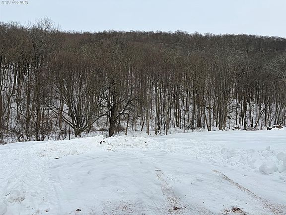 2nd image of 790 Oak