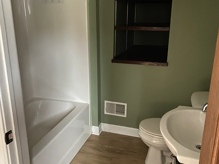 444 College Ave — Photo 20