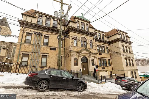 171 Grape St Photo 1