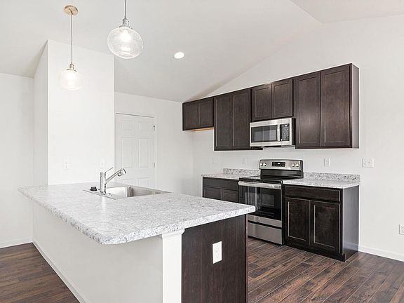 4th image of 1006 Vardon Meadows Dr