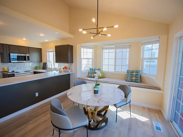 2866 E Eastgate Dr — Photo 5