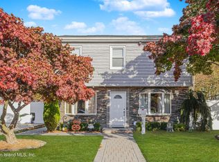 75 Maplewood Ave, Staten Island, NY 10306