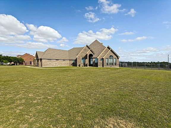 3rd image of 5713 Fogata Ln
