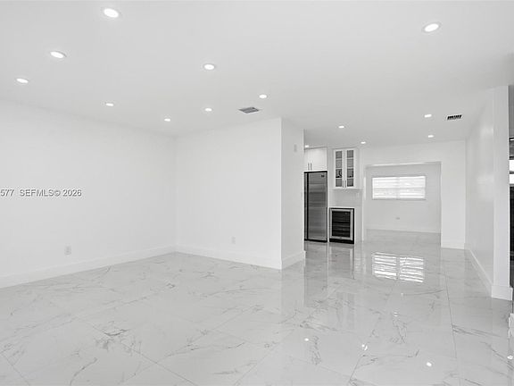 5th image of 5521 SW 104th Ave