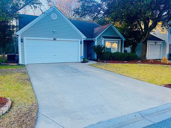 4th image of 410 Live Oak Walk