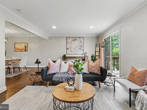 2nd image of 318 Kimrick Pl