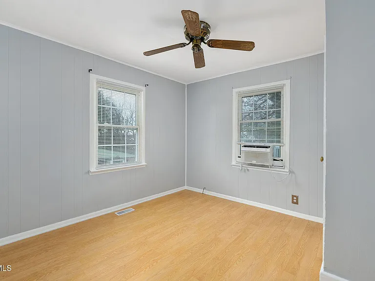 11 Birch St — Photo 17
