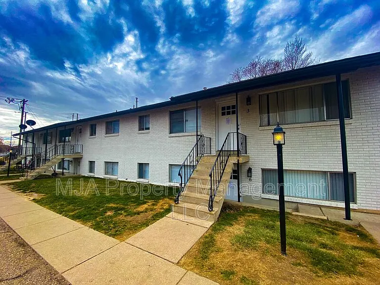 1428 W 300 N #7 — Photo 1