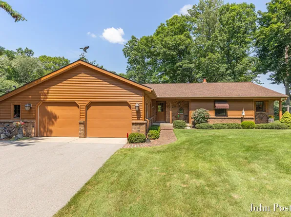 7786 Thornapple Bayou Dr SE, Grand Rapids, MI 49512