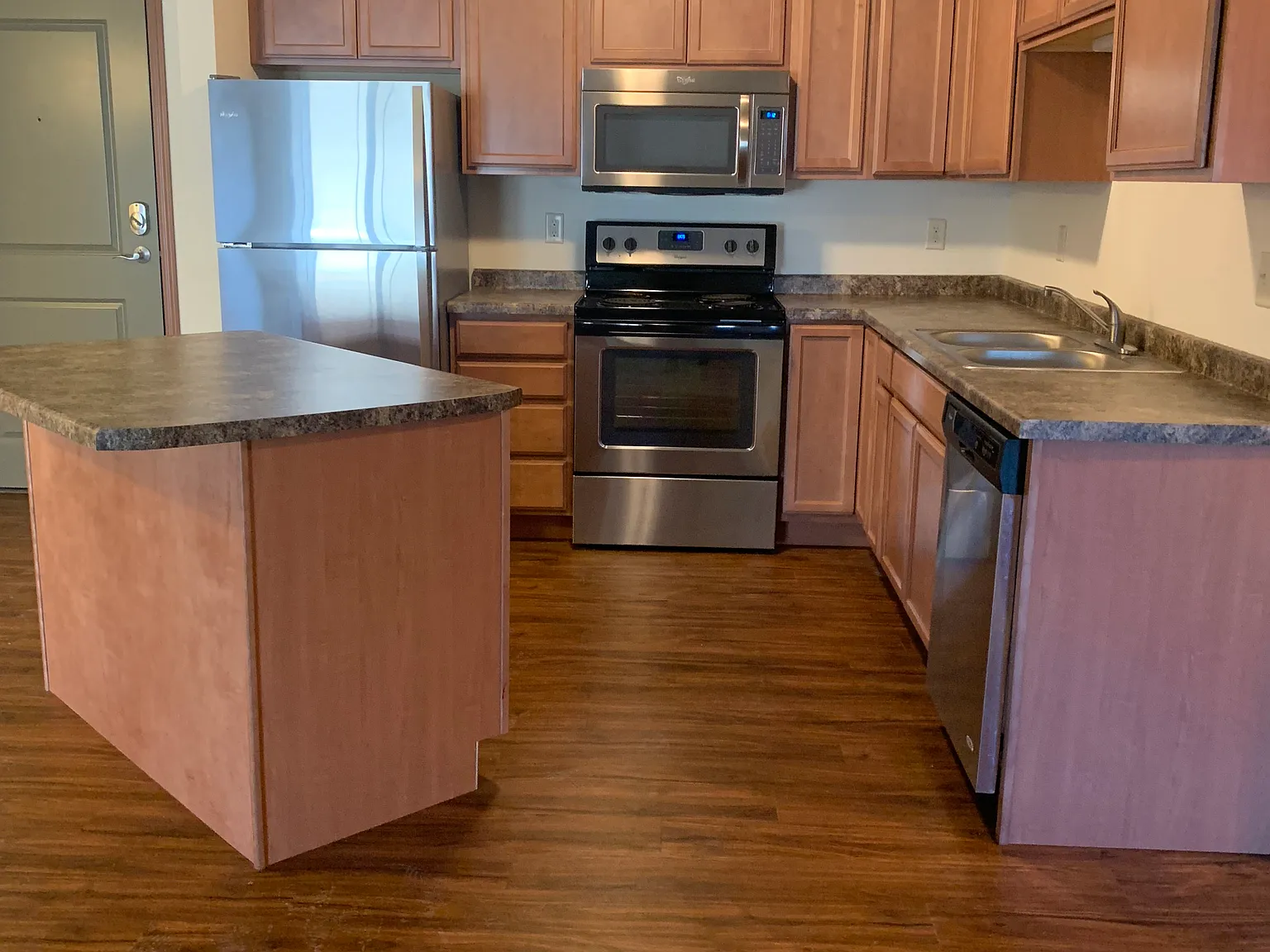 Town Square Residential Suites — Photo 3