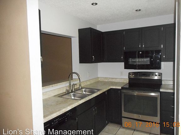 3rd image of 1754 Beechwood Cir N