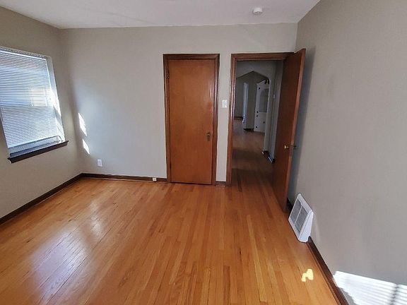 2nd image of 5610 Chippewa St APT 1W