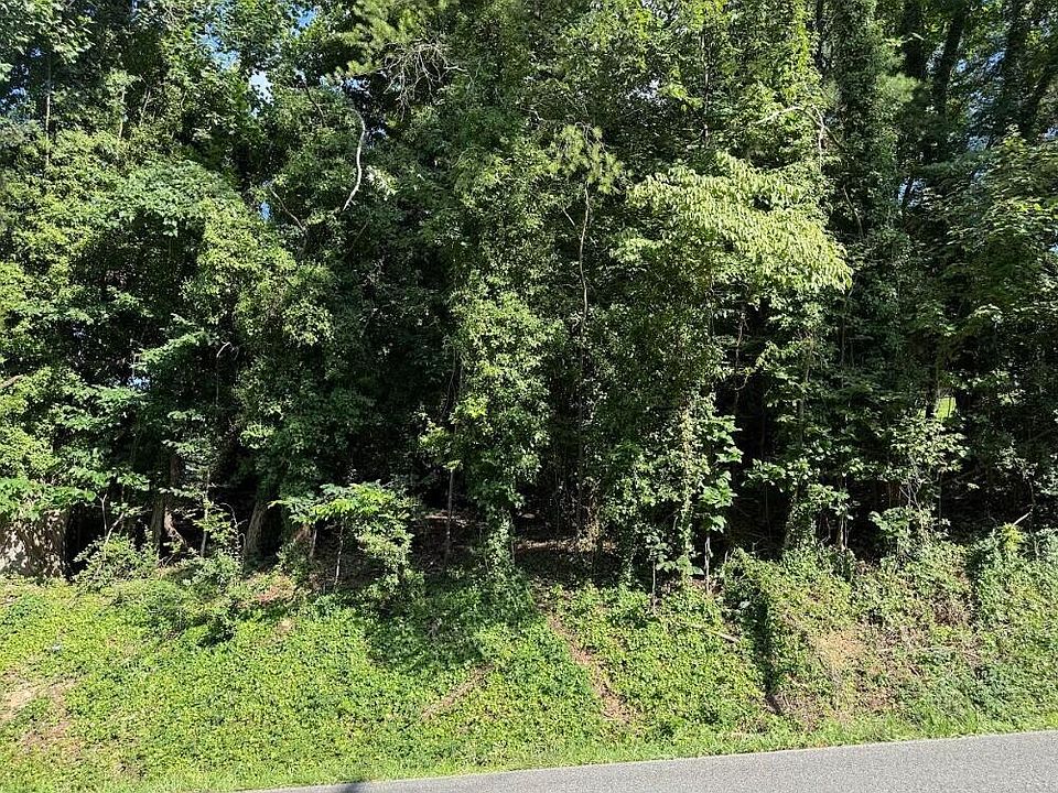 2nd image of 89 Edgewater Ave