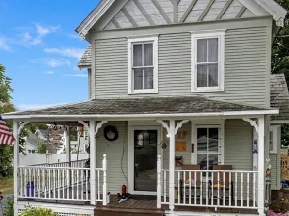 17 S Maple St, Granville, NY 12832