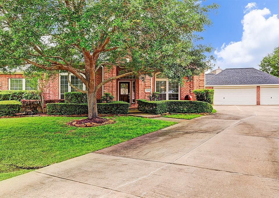 1st image of 33230 Whitley Ct