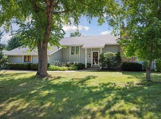 1945 Kelly Dr, Golden Valley, MN 55427