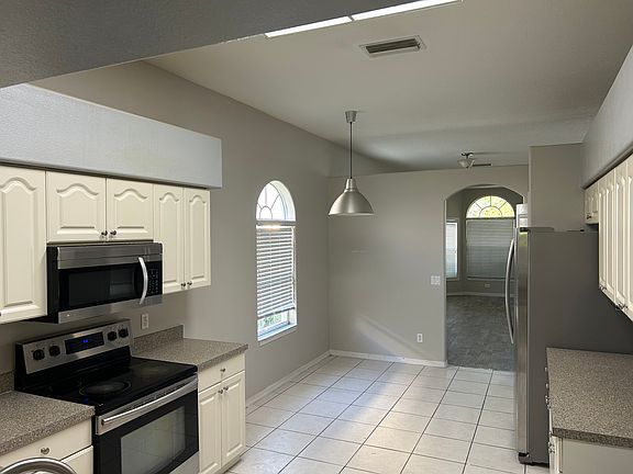 3rd image of 6018 New Paris Way