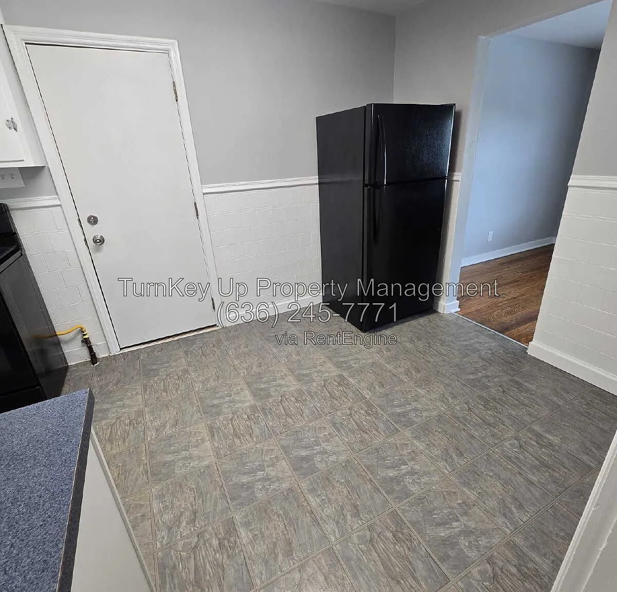3 bed, 1.0 bath, 840 sqft, $1,300 — Photo 3