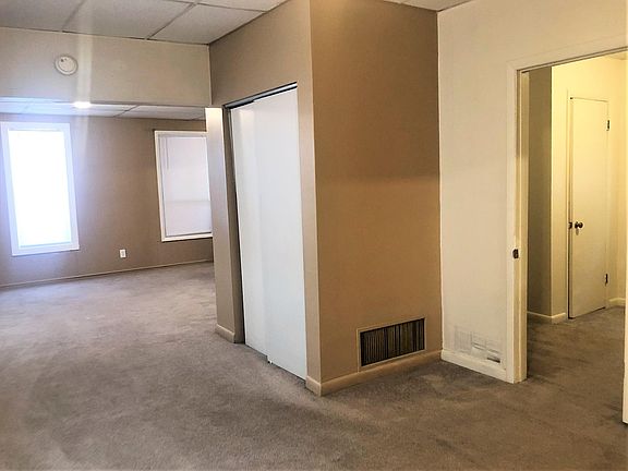 Looking back from dining room 2nd bedroom to the right.