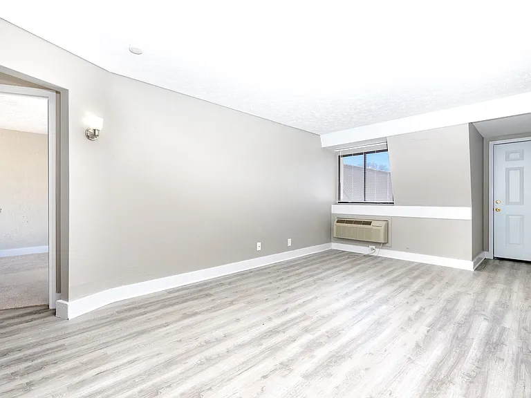 Heritage Apartments — Photo 14