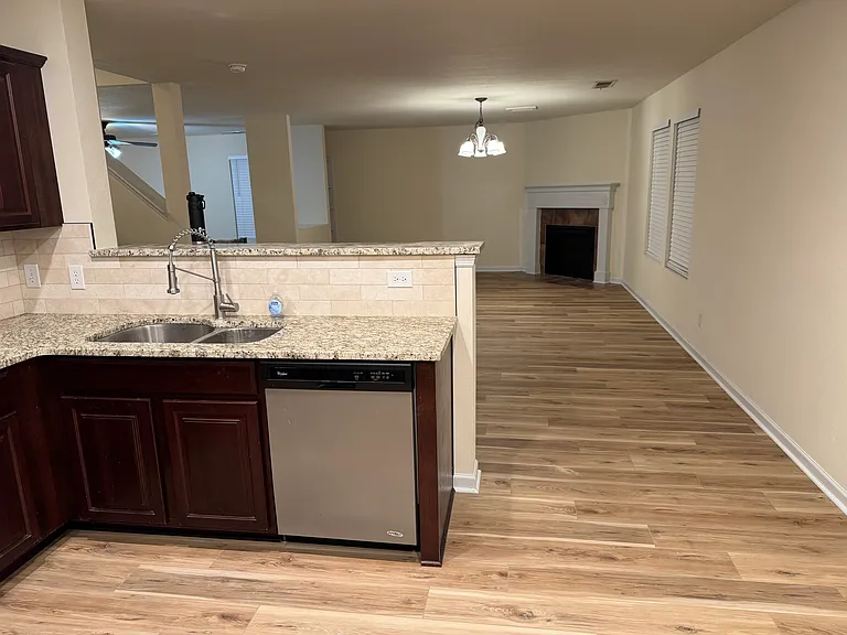 15464 Tyler Mill Dr — Photo 7