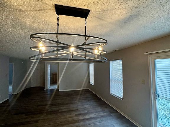 5th image of 2783 Brewster Ln