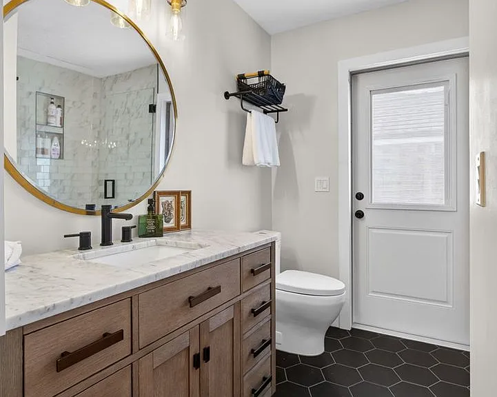 12897 La Rochelle Cir — Photo 41
