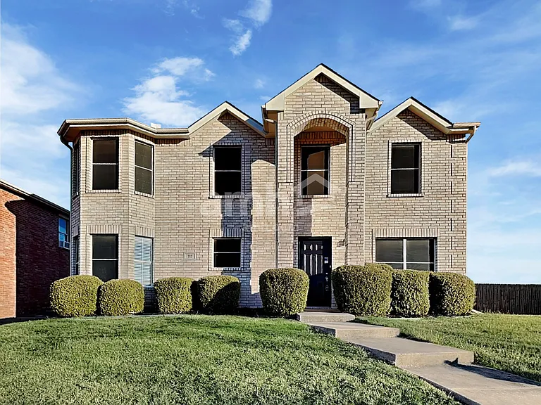 717 Timber Trl — Photo 1