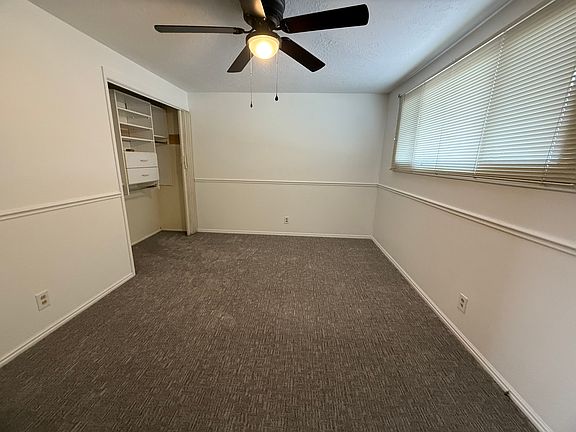 Master Bedroom 135 sq ft
($800/month)