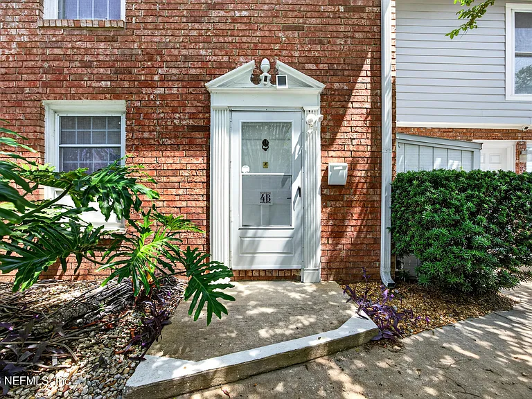 83 Comares Ave #4B — Photo 2