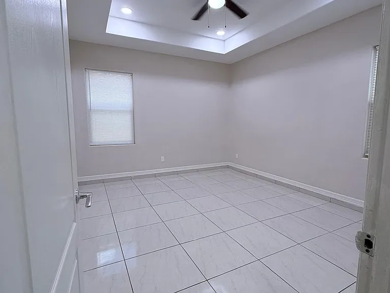 304 S Ridge Ln #1 — Photo 8