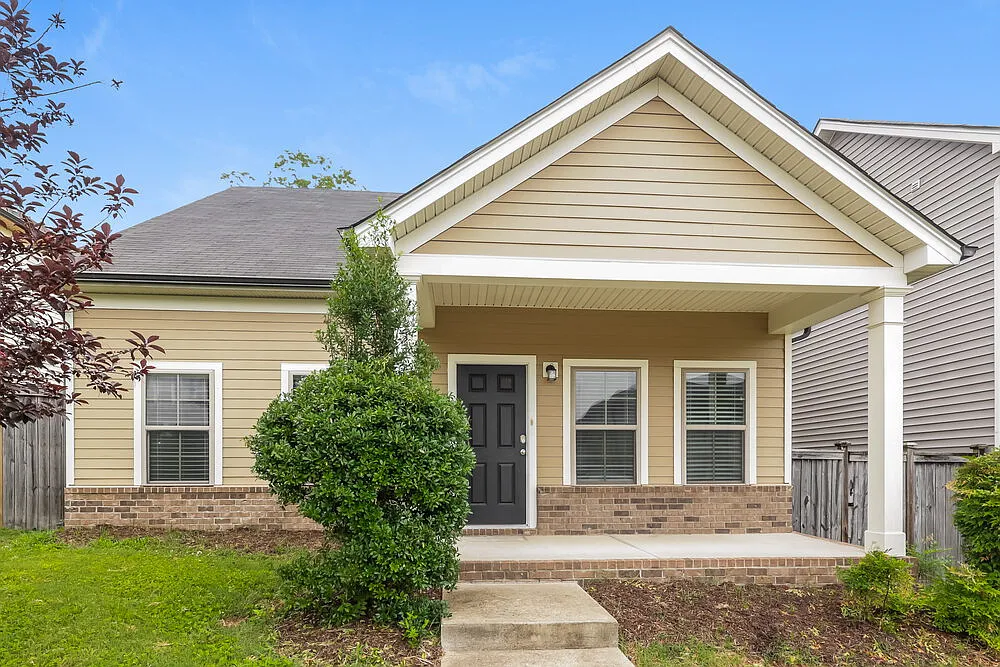 3 bed, 2.5 bath, 1575 sqft, $1,990 — Photo 1